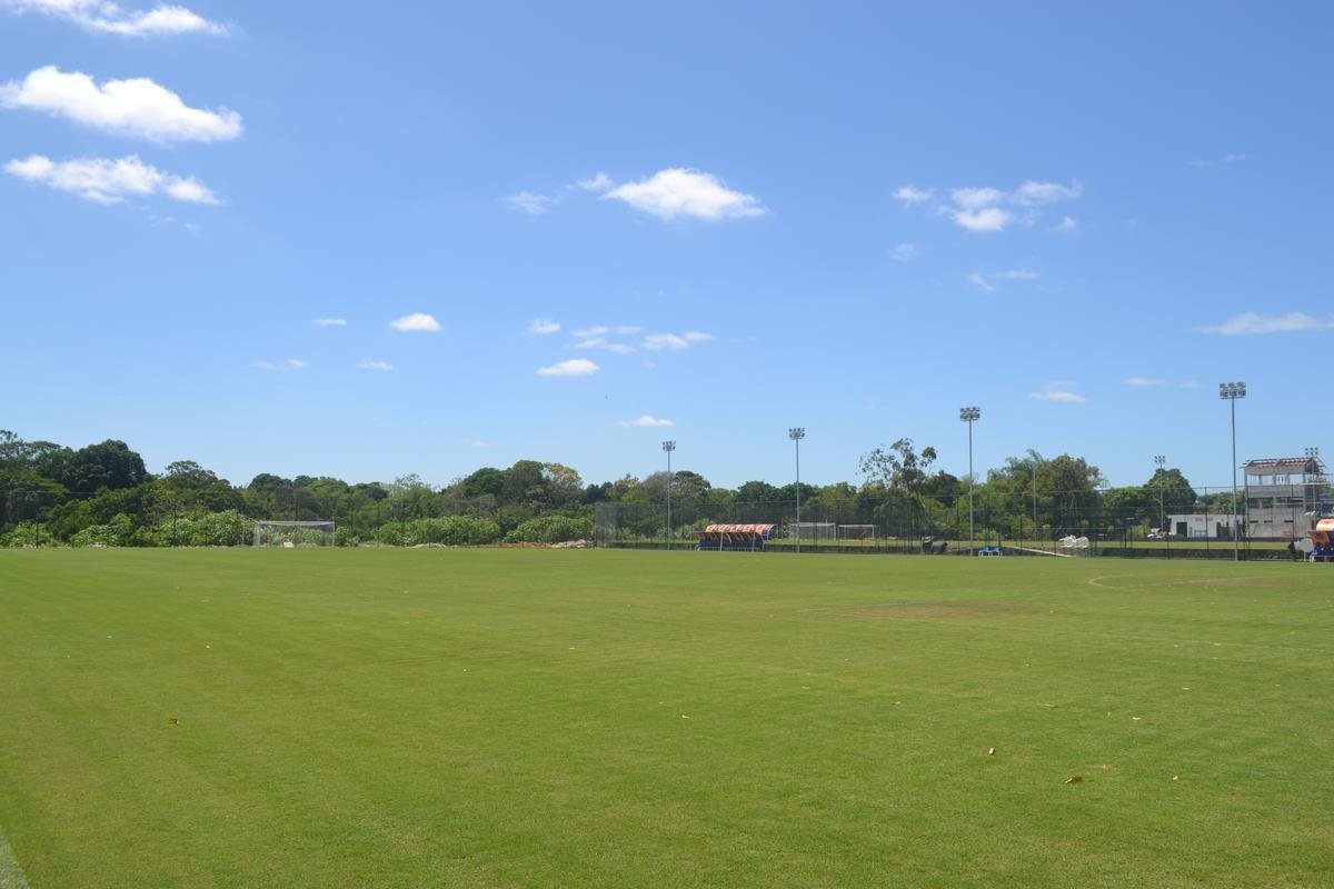 CT tem quatro minicampos e dois campos oficiais e j se trabalha na construo de mais dois campos