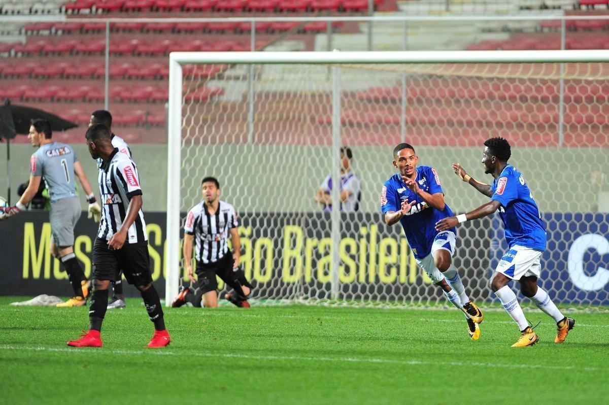 Aps por 2 a 2 no tempo normal, Cruzeiro derrotou Atltico por 4 a 2 nas penalidades e se sagrou campeo de torneio indito. Em 2018, clube celeste disputar a Copa Libertadores da categoria