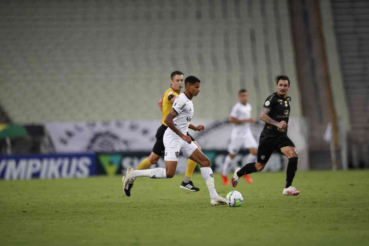 Fotos do jogo entre Ceará e Atlético, que terminou empatado por 2 a 2