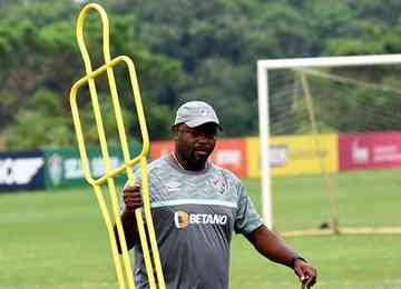 Técnico do time carioca, Marcão espera fazer o setor ofensivo desencantar após três jogos
