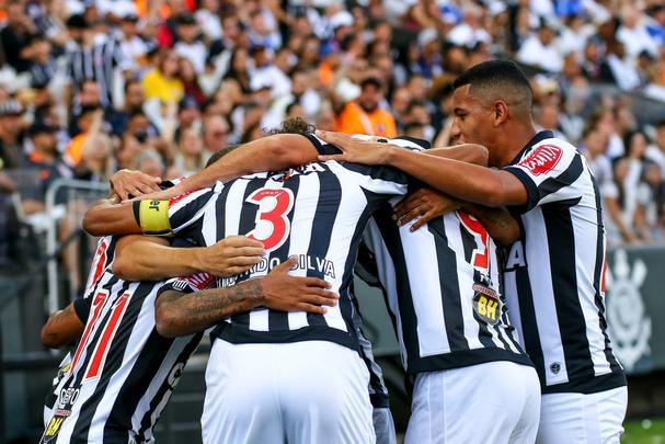 Galo empatou com Corinthians por 2 a 2, em Itaquera, e ficou mais distante da Copa Libertadores