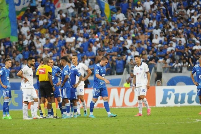Fotos da partida entre Cruzeiro e Bahia, no Mineiro, pela 20 rodada da Srie B do Brasileiro