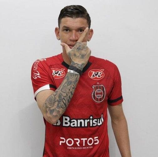 Júnior Viçosa, atacante (Brasil de Pelotas)