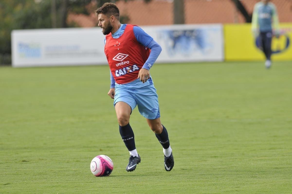 Com gols de Judivan e Rafael Sobis, Cruzeiro venceu Betinense por 2 a 0 em jogo-treino