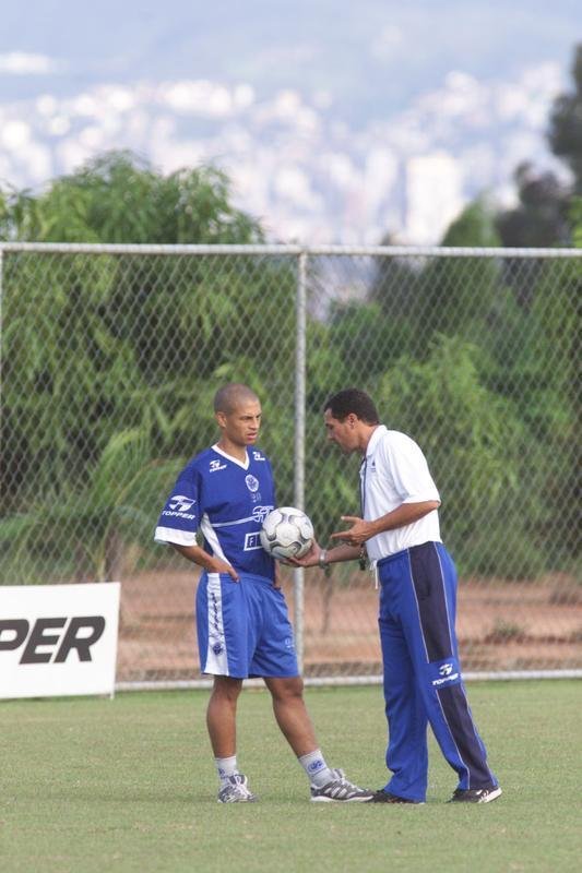 ABRIL - Dia a dia de treinos do Cruzeiro na temporada que culminou com a Trplice Coroa