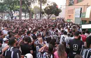 Nesta quinta-feira (2), torcedores do Atltico lotaram os bares de BH para acompanhar Bahia x Galo, jogo adiado da 32 rodada do Campeonato Brasileiro. Na imagem, Arena do Espeto.