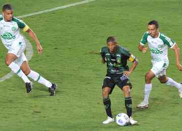 Capitão do Coelho celebrou a vida do companheiro de equipe, sobrevivente do acidente aéreo da Chapecoense, em 2016