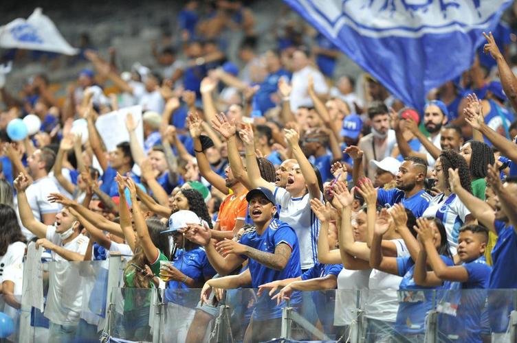 Torcida do Cruzeiro lotou Mineiro na partida contra o Nutico nas despedidas de Rafael Sobis e Ariel Cabral