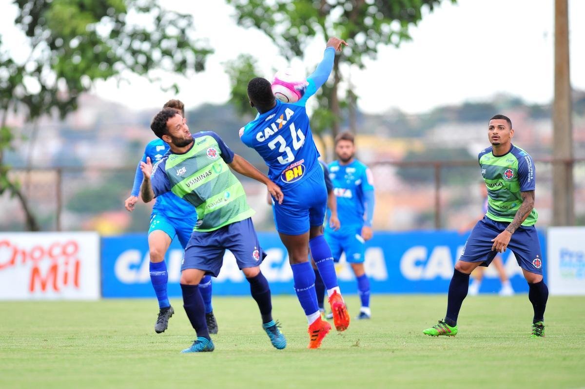 Imagens do jogo-treino entre Cruzeiro e Ipatinga, na Toca da Raposa II, nesta sexta-feira (12/01)