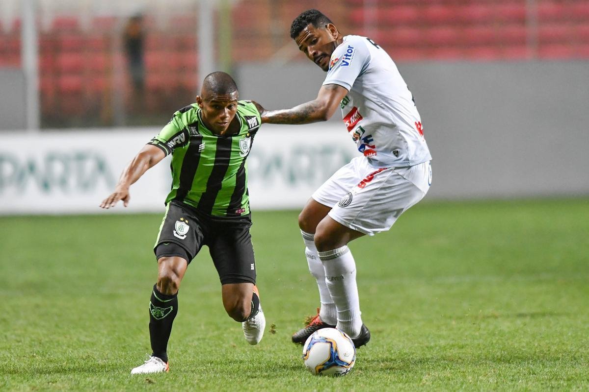 Fotos do jogo entre Amrica e Operrio