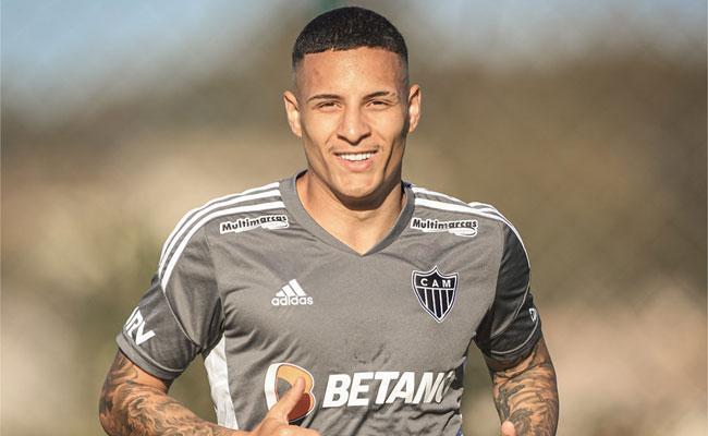 Guilherme Arana vive expectativa de reforar equipe contra o Palmeiras