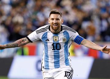 Camisa 10 da Argentina entrou em campo aos 10 minutos do segundo tempo do amistoso contra a Jamaica, em Nova Jersey; último gol foi em bela cobrança de falta