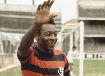 Em abril de 1979, Pelé jogou com a camisa 10 do Rubro-Negro em um amistoso beneficente contra o Atlético, no Maracanã, devido à enchentes em Minas Gerais