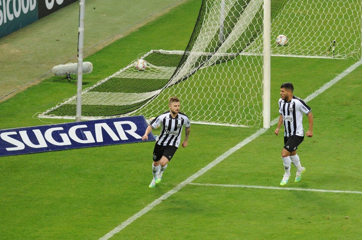 No segundo tempo, o Tombense saiu na frente, com gol de pnalti de Rubens. Logo depois, Sasha empatou para o Galo, aps falha pontual do goleiro Felipe. 