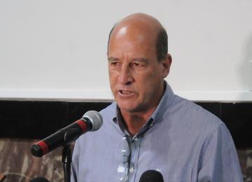 Membro do Conselho de Administração do Coelho revelou posições e também abordou redução significativa do elenco; centroavante ainda é carência
