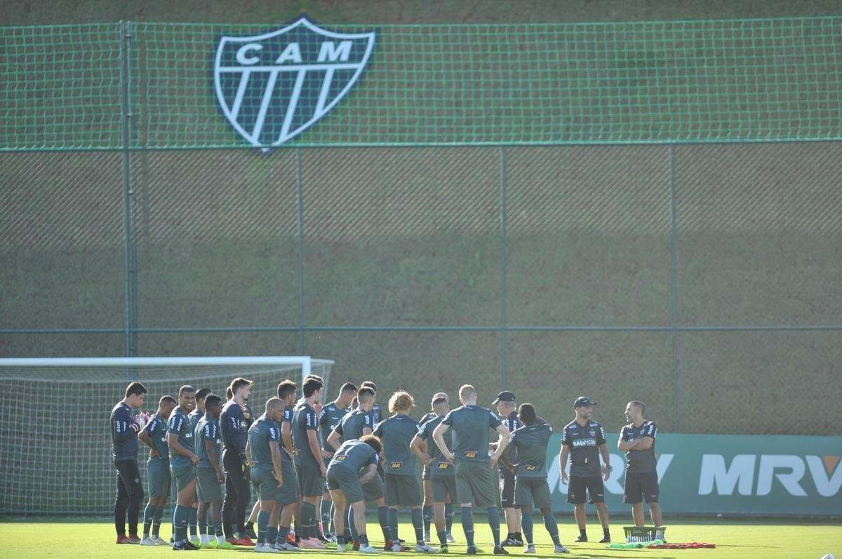 No dia da apresentao de Rver, outro zagueiro tambm chamou ateno: Igor Rabello, que foi a campo pela primeira vez