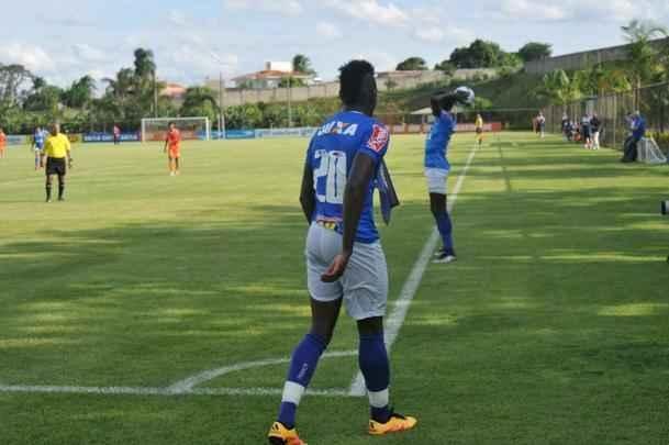Marcos Vincius sentiu incmodo na coxa direita durante jogo-treino contra o Nutico-RR