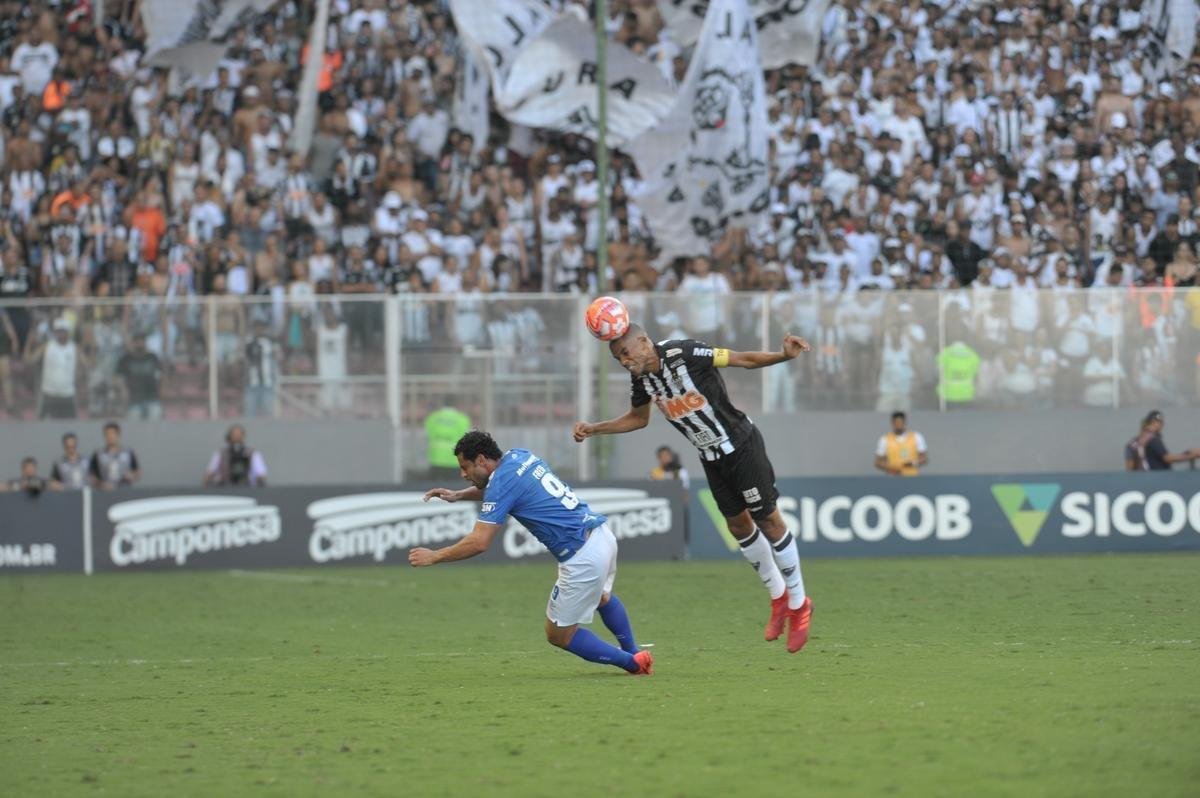 Fotos do primeiro tempo da finalssima do Mineiro, entre Atltico e Cruzeiro, no Independncia