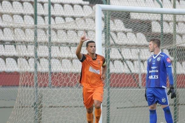 Coimbra venceu o Uberlndia por 1 a 0 e conquistou o trofu do Mdulo II do Campeonato Mineiro