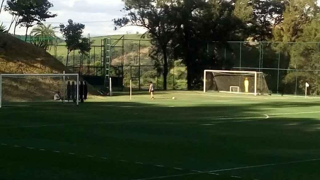 Fotos do treino do Galo com Victor e Luan em campo