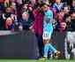Gabriel Jesus se machuca sozinho e sai chorando de jogo do Manchester City