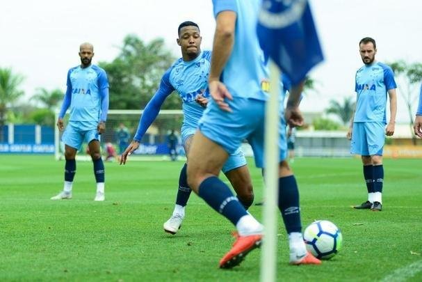 Imagens do treino do Cruzeiro nesta sexta-feira (12/10), antes do jogo contra o Vasco, pelo Brasileiro