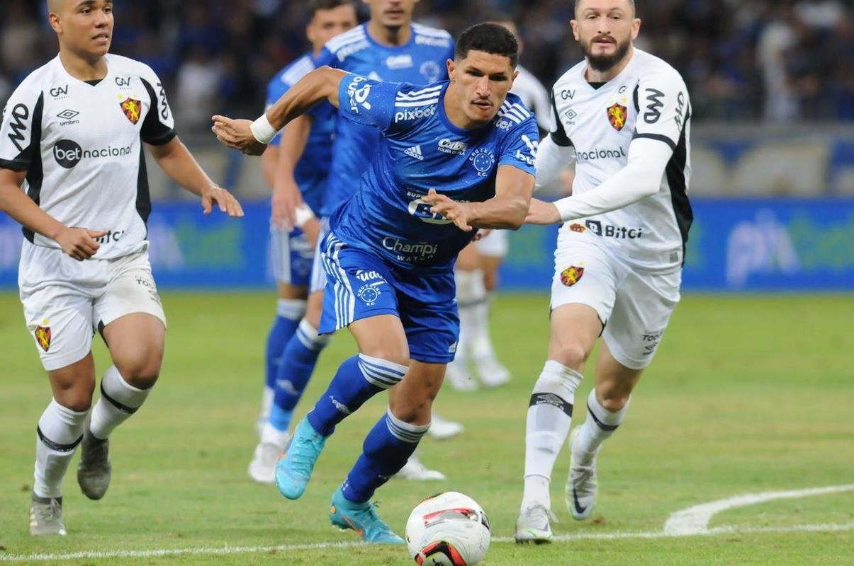 Fotos do jogo entre Cruzeiro e Sport, no Mineiro, em Belo Horizonte, pela 15 rodada da Srie B do Campeonato Brasileiro (28/6/2022)