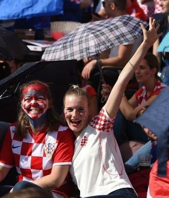 Torcedores croatas lotaram as ruas da capital Zagreb para assistir  final da Copa do Mundo