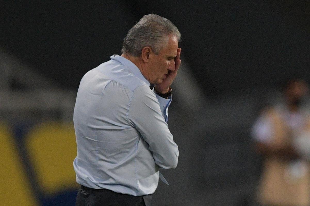 Brasil e Colmbia se enfrentaram no Estdio Nilton Santos, pelo Grupo B da Copa Amrica