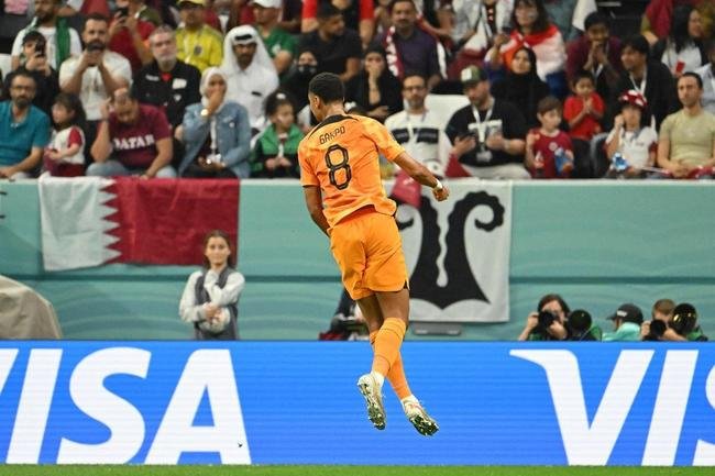 Holanda e Catar se enfrentaram no Al-Bayt Stadium, em Al Khor