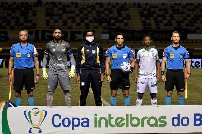 Cricima e Amrica duelaram pela terceira fase da Copa do Brasil no Estdio Heriberto Hlse, em Santa Catarina