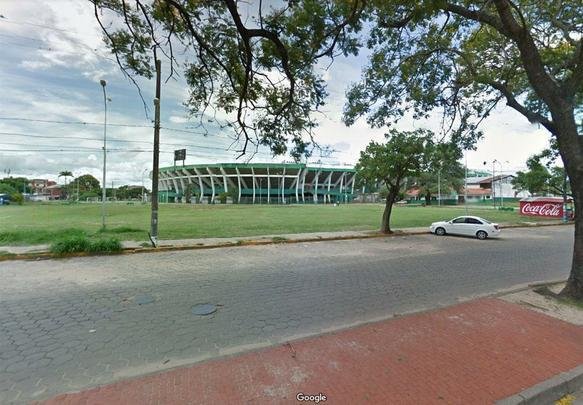 Estádio Ramón Tahuichi Aguilera, Santa Cruz de la Sierra (Bolívia) - a casa do Oriente Petrolero é situada em Santa Cruz de la Sierra, onde a altitude é mais baixa que a de Belo Horizonte: 416 metros. O estádio comporta aproximadamente 35 mil espectadores.