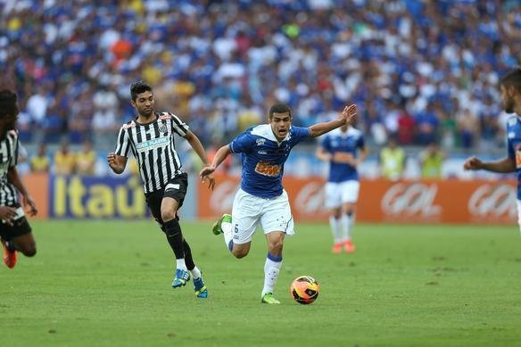 Imagens do jogo entre Cruzeiro e Santos, no Mineiro, pela 13 rodada da Srie A