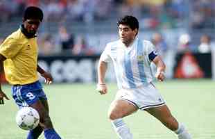 Valdo em ao contra a Argentina na Copa do Mundo de 1990.