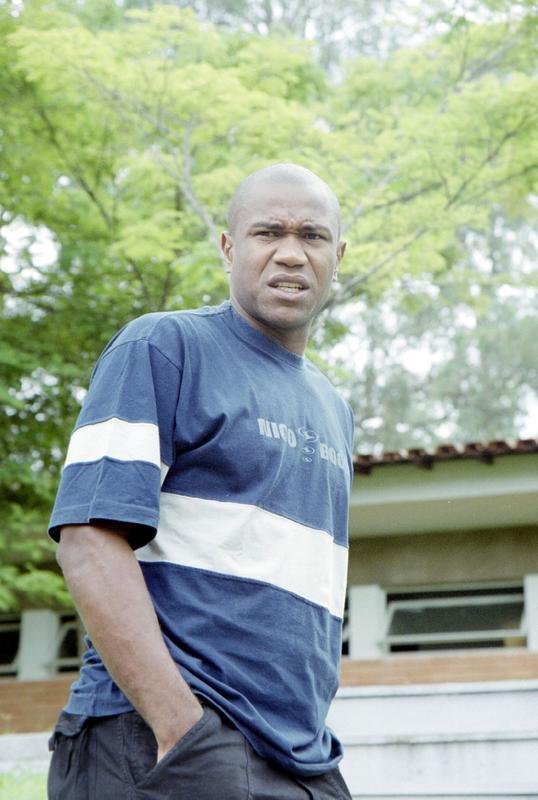 Fotos do zagueiro Joo Carlos em suas passagens pelo Cruzeiro, entre 1996 e 2001
