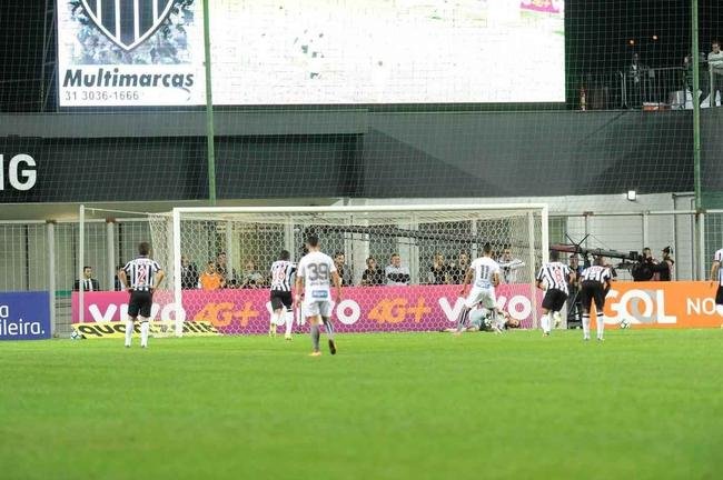 Atl�tico e Santos se enfrentaram, no Independ�ncia, pela 13� rodada do Campeonato Brasileiro