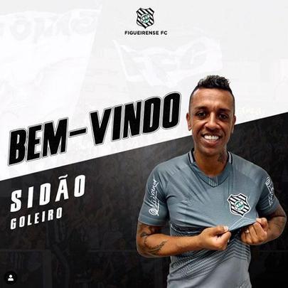 O Figueirense anunciou a contratao do goleiro Sido, que estava no Vasco