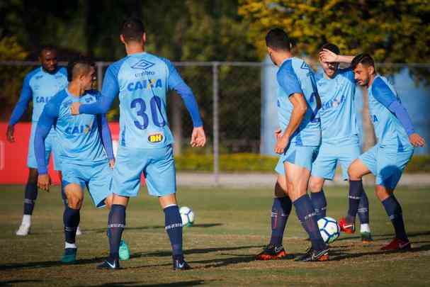 Cruzeiro encerrou preparao para jogo com Palmeiras em treino fechado na Toca da Raposa II