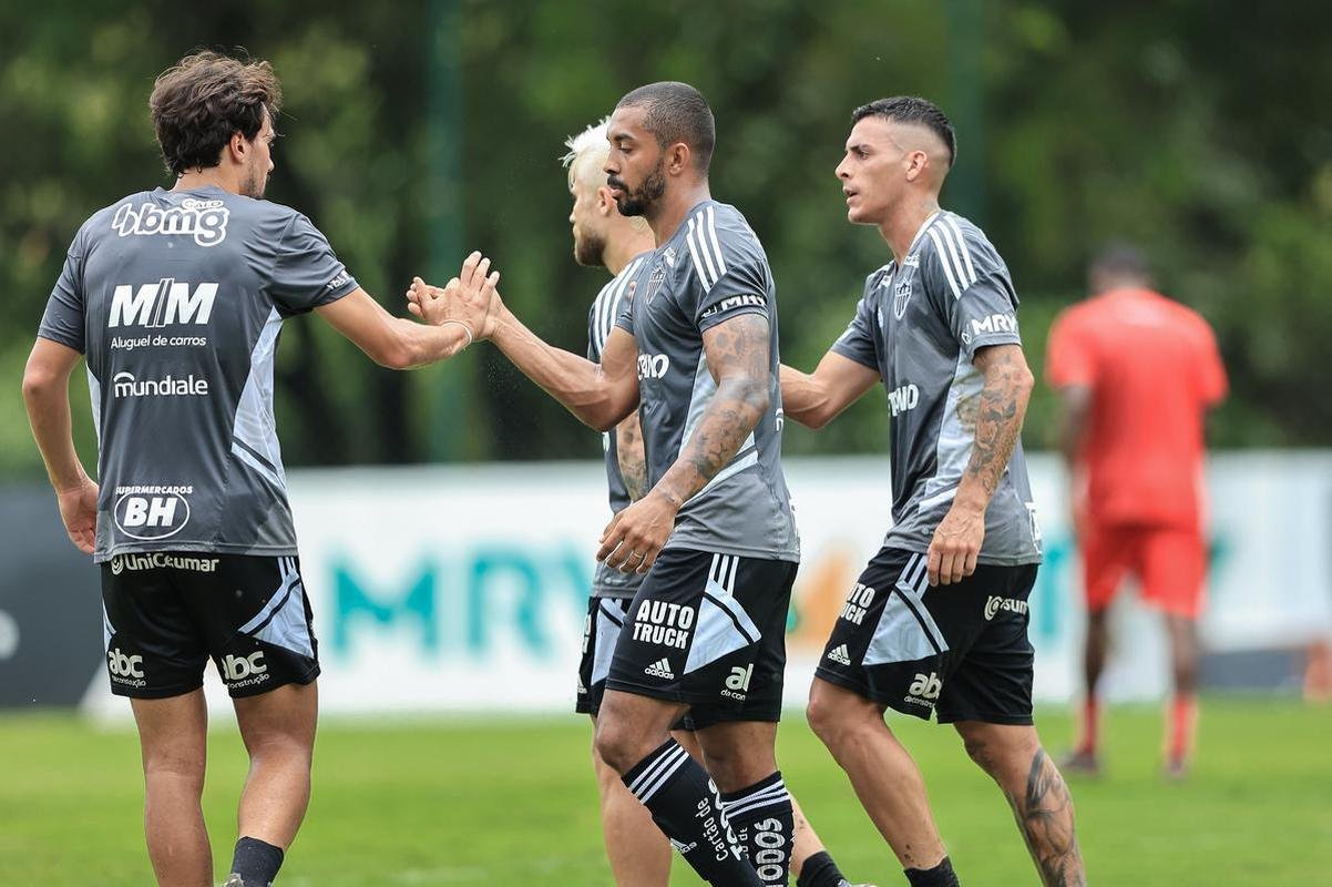 No segundo jogo-treino, Galo venceu por 3 a 0, com gols de Pavn e Eduardo Sasha, duas vezes