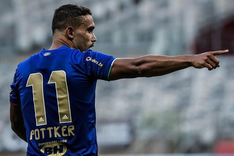 William Pottker - O atacante de 27 anos tem sido opo do tcnico Felipe Conceio para o decorrer das partidas. Ao todo, participou de 10 jogos e marcou trs gols: dois na goleada sobre o Patrocinense (4 a 0) e um na vitria sobre o Coimbra (2 a 0), ambos jogos do Campeonato Mineiro. Pode ganhar mais chances para atuar como centroavante depois da boa partida contra o time de Patrocnio. 