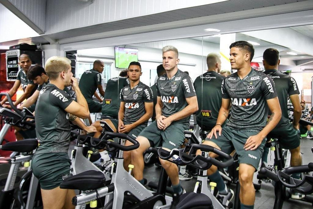 Depois da vitria por 3 a 0 sobre o Coimbra, em jogo-treino na Cidade do Galo, os jogadores do Atltico fizeram um trabalho fsico na academia do CT. Veja fotos