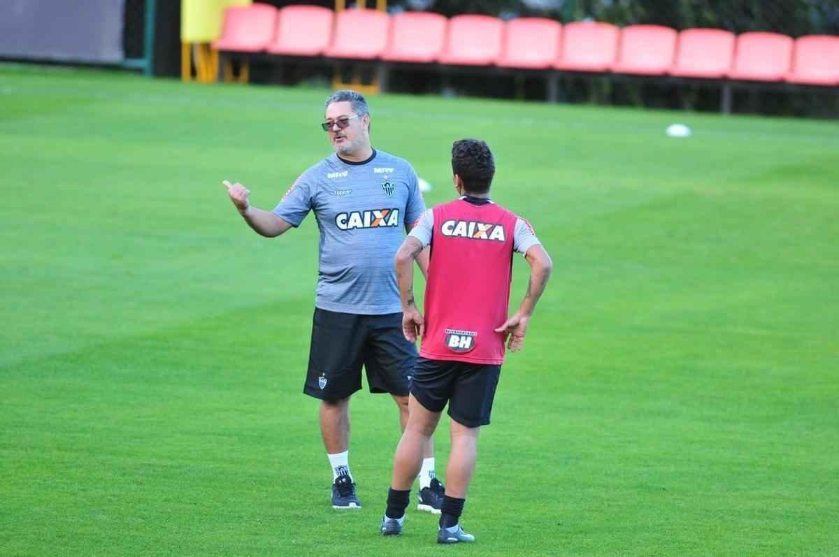 Novo tcnico do Atltico, Rogrio Micale comandou primeiro treino, nesta segunda-feira, na Cidade do Galo