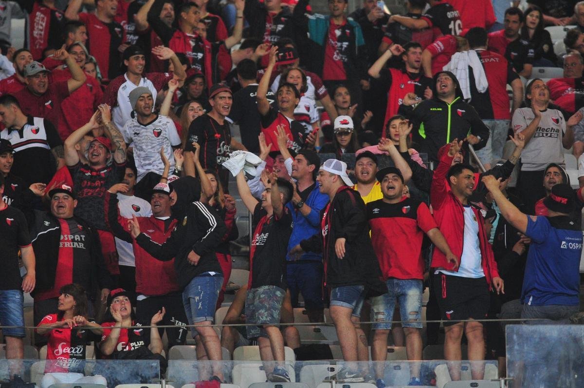 Fotos das torcidas de Atltico e Coln, no Mineiro, na semifinal da Copa Sul-Americana
