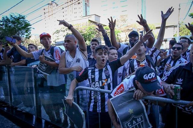 Com festa dos torcedores, Conselho Deliberativo do Atltico aprovou construo do estdio