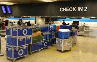 Bagagens do Cruzeiro chegaram ao Aeroporto de Confins antes de jogadores