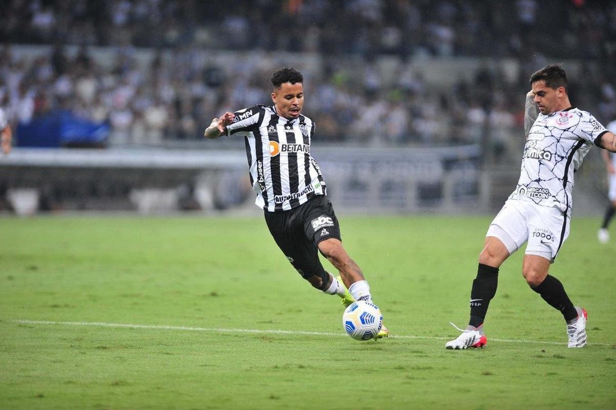 Volante: Allan (Atltico - venceu Willian Aro com 83% dos votos)