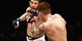 Rustam Khabilov (luva azul) venceu Norman Parke por decis�o un�nime
