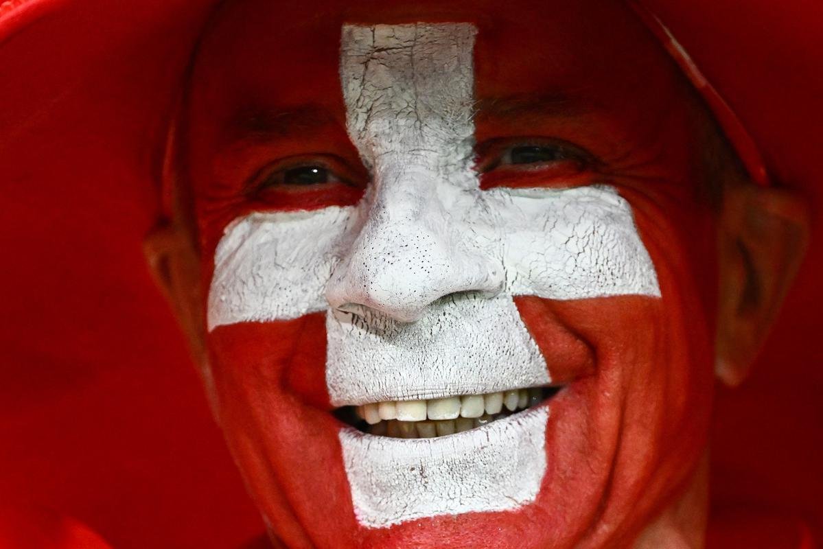 Torcedores de Portugal e Sua no Estdio Icnico de Lusail, pelas oitavas de final da Copa do Mundo 