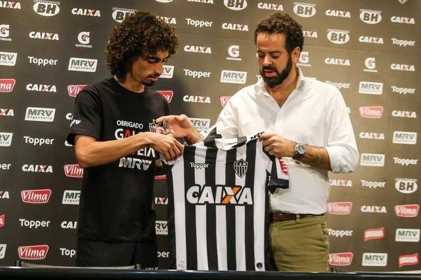 Imagens da apresentação de Valdívia no Atlético