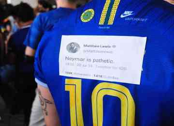 Torcedores opinam sobre o motivo de Neymar, mesmo correspondendo dentro de campo na Copa do Mundo, seguir gerando antipatia de parte dos brasileiros